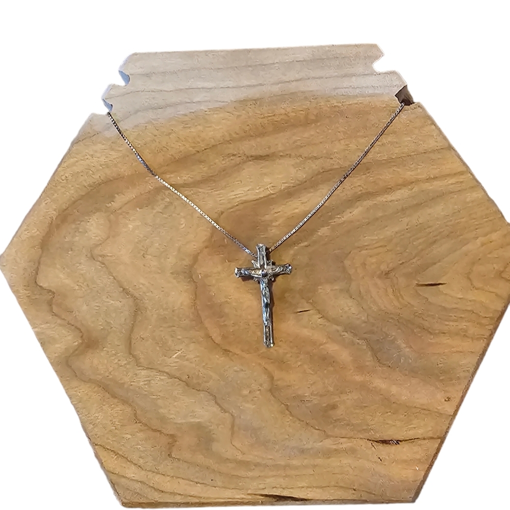 Sterling‎ silver cross necklace